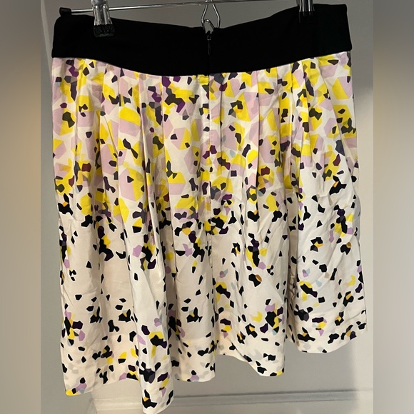 Diane von Furstenberg DVF printed mini skirt, size 2 - Picture 2 of 3